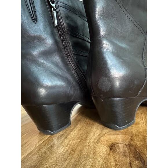 Clarks Artisan Leyden Candle Side Zip Ankle Boots Black Leather - Size 8.5M - Picture 9 of 9